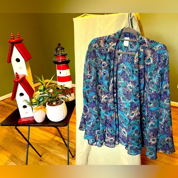 2X Lightweight material Peacock design over shirt blouse - Picture 1 of 7